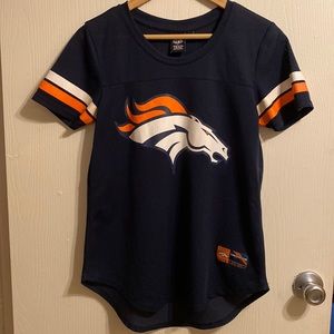 NFL woman’s team apparel size : Medium EST: 1960